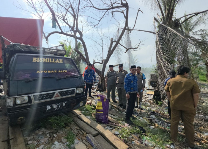 DLH Kota Bengkulu Tertibkan 2 TPS Liar, Aktivitas Penimbunan Sampah Ilegal Dihentikan