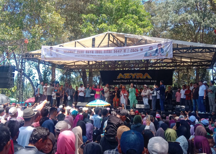 10 Ribu Pengunjung Tumpah di Pantai Penago 1, Konser Gratis Jadi Magnet Lebaran