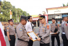 49 Personel Polresta Bengkulu Resmi Naik Pangkat, Kapolresta Beri Reward 18 Anggota Berprestasi
