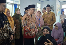 Tinjau Puskesmas di Bengkulu, Wamen Haji: Jemaah yang Tak Lulus Medis Jangan Diluluskan Berangkat