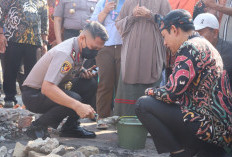Kapolda Bengkulu dan Wali Kota Bangun Kembali Rumah Korban Kebakaran di Tanah Patah