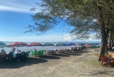 Berbanding Terbalik dari Tahun Lalu, Arus Wisatawan di Pantai Pasar Bawah Merosot Tajam