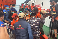 Dramatis! 26 Kru KM Prima Sentosa Dievakuasi Usai Kapal Terbakar di Perairan Bengkulu