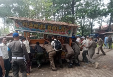 Pemkot Bengkulu Lanjutkan Penataan, Bangunan Liar di Taman Berkas Dibongkar