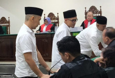 Setor Komitmen Fee 10-15 Persen ke Bupati, 3 Pihak Swasta Kasus OTT Rejang Lebong Jalani Sidang Perdana