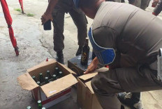 Respon Laporan Warga, Satpol PP Kota Bengkulu Gerebek Toko Manisan Penjual Miras di Pagar Dewa
