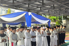800 Warga Binaan Lapas Kelas IIA Bengkulu Khidmat Laksanakan Salat Idulfitri 1447 H