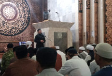 Salat Tarawih Perdana di At-Taqwa, Walikota Bengkulu Sampaikan Maaf dan Komitmen Perbaiki Layanan