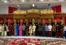 10 Pasang Pengantin Resmi Menikah Gratis di Balai Kota Merah Putih, Wali Kota Dedy Wahyudi Jadi Saksi
