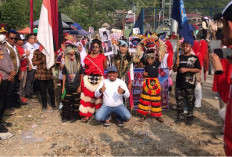 Bupati Lebong Lepas Pawai Karnaval HUT RI ke-81, Ketua DPRD Apresiasi Antusiasme Masyarakat