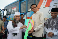 Gubernur Bengkulu Salurkan Bus Sekolah Gratis untuk Pelajar Kaur, Jangkau Lebih dari 22 Ribu Siswa
