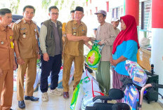 Peduli Kelompok Rentan, Pemkab Seluma Salurkan Bantuan ATENSI Kemensos untuk 74 KPM