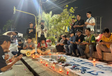 Lilin Solidaritas Menyala, Wartawan Bengkulu Desak Pencarian 5 Jurnalis Hilang di Selat Sunda Diperpanjang