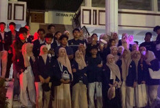 Geruduk DPRD Provinsi Bengkulu Jelang Magrib, Mahasiswa Unib Suarakan Penolakan Kenaikan BBM
