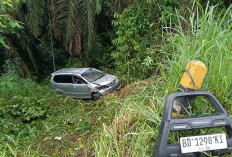 Diduga Mengantuk, Minibus Xenia Terjun ke Jurang Sedalam 15 Meter di Taba Penanjung