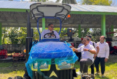 Andalkan Lobi Pusat, Bengkulu Selatan Tambah Armada Traktor Raksasa Tanpa Kuras APBD