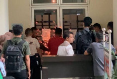 Pintu Kantor Bupati Rejang Lebong Tak Bisa Dibuka, KPK Bongkar Paksa dengan Gerinda