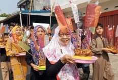 Warga Talang Kering Arak Ratusan Nasi Jambar Sambut Peringatan Maulid Nabi
