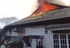 Rumah ASN Disperindag Bengkulu di Nusa Indah Terbakar, Balita 3 Tahun Berhasil Diselamatkan Tetangga