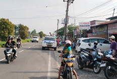 Bersenggolan dengan Truk BBM, Wanita Paruh Baya Tewas