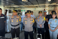 Jamin Keselamatan Pelayaran 12 Jam ke Enggano, Kapolda Bengkulu Cek Fisik Kapal dan Kesehatan Penumpang