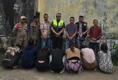 Dengar Keributan Dini Hari, 2 Pria dan 5 Wanita Digrebek Warga Dalam 1 Kamar Kos Kandang Mas Bengkulu