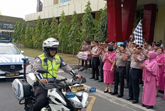 4 Truk Bantuan Kemanusiaan Polda Bengkulu Berangkat Menuju NTT