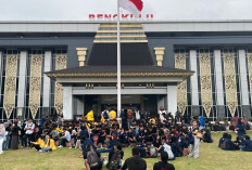 Hari Tani Nasional Diwarnai Aksi Petani dan Mahasiswa di Kantor Gubernur Bengkulu