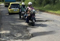 Pengendara Keluhkan Jalan Nasional Air Latak–Pagar Agung yang Rusak Parah dan Makan Korban