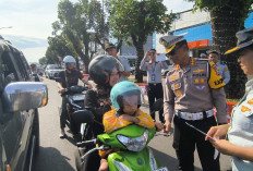 Ops Keselamatan Nala 2026, Ditlantas Polda Bengkulu Turun ke Jalan Bagikan Ratusan Stiker dan Brosur