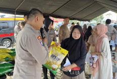 Hasil Gotong Royong Uang Rp2.000 Sehari, Polresta Bengkulu Bagikan 1.500 Karung Beras ke Warga