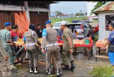 Bandel Berjualan di Bahu Jalan, PKL Pasar Minggu Ditertibkan Tim Gabungan
